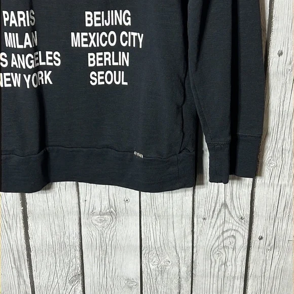 NIKE SPORTSWEAR WORLD TOUR LONG SLEEVE SHIRT SIZE MEDIUM - Picture 4 of 12